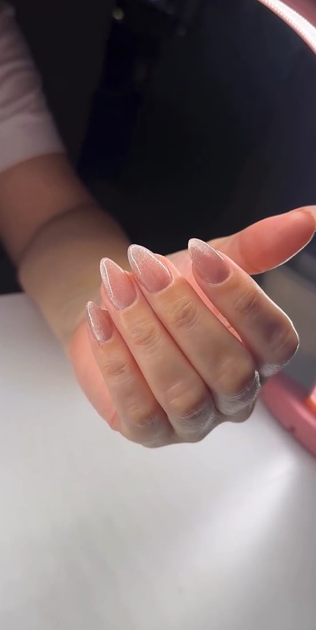 Ongles amande rose nacré