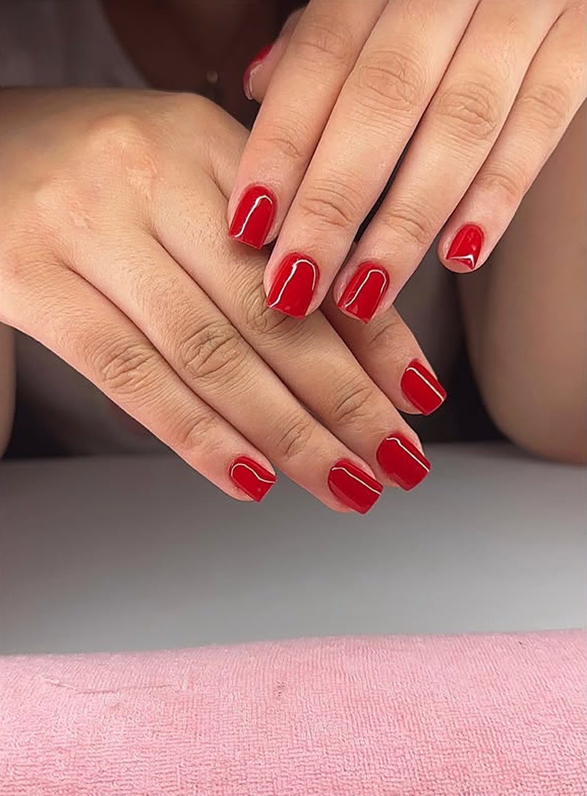 Manucure semi-permanent rouge